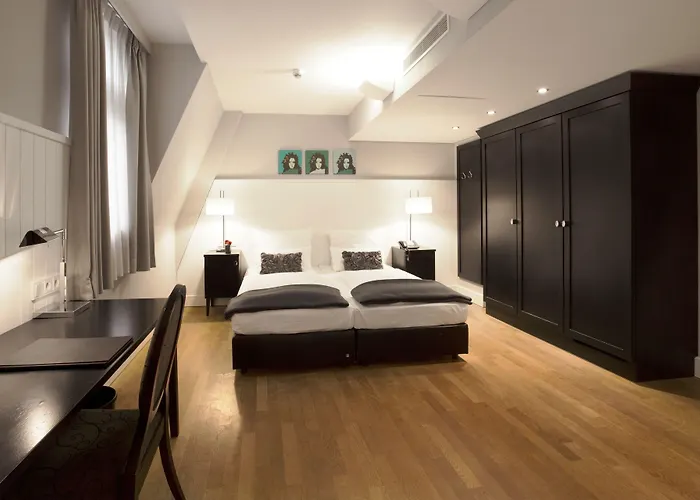 Victoria 4*